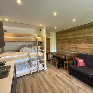Les Clarines Apartment